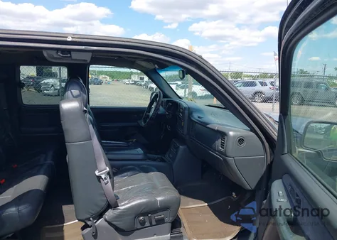 1999 Chevrolet Silverado 1500 Lt z USA, uszkodzony, nr VIN 1GCEK19T1XE196398